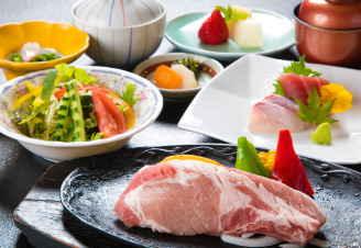刺身と黒豚ステーキ御膳